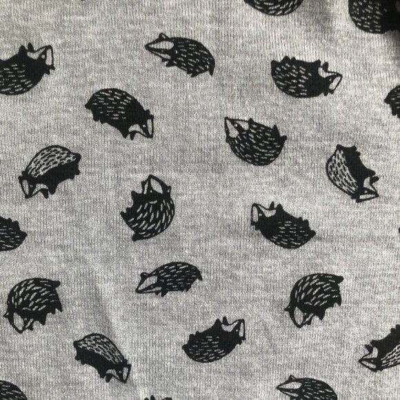 Old Navy 6-12M Grey Heather Badger Romper Nwot - Picture 3 of 6